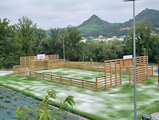 Mini Campo de fútbol y basket